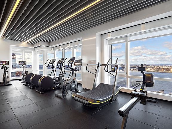 5th image of 555 38th St APT 5004