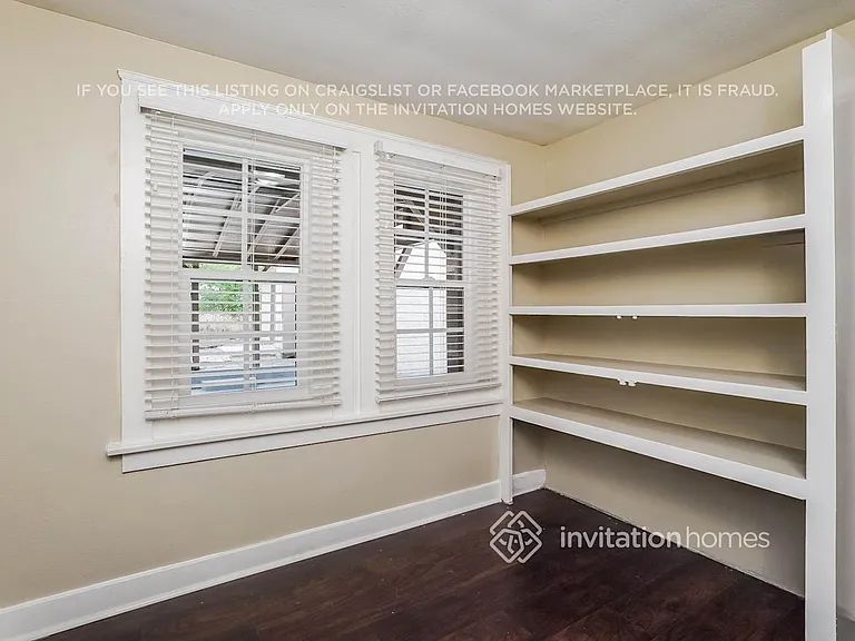 10018 Silverton Ave — Photo 9
