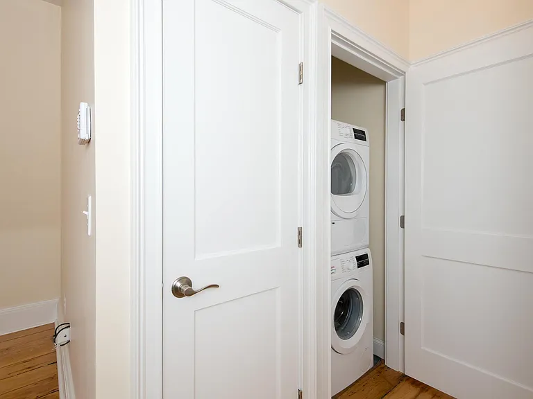 In unit stackable washer/dryer