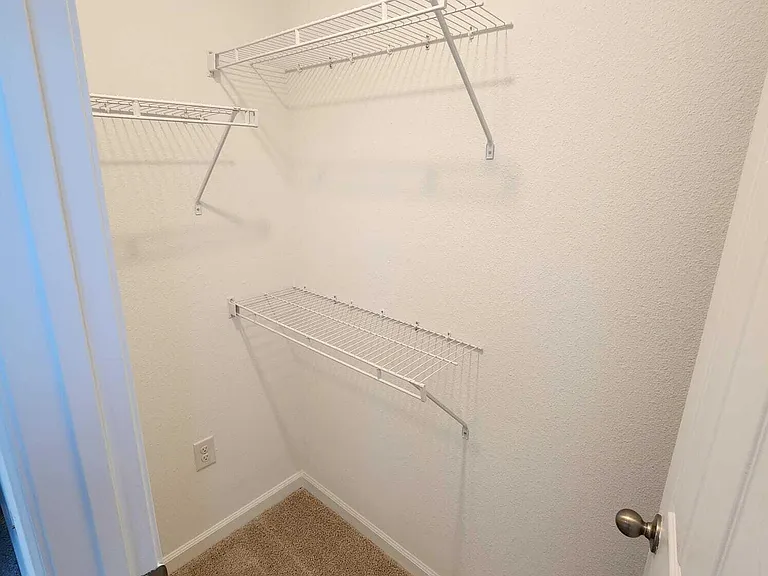 8409 Zenith Cir — Photo 13
