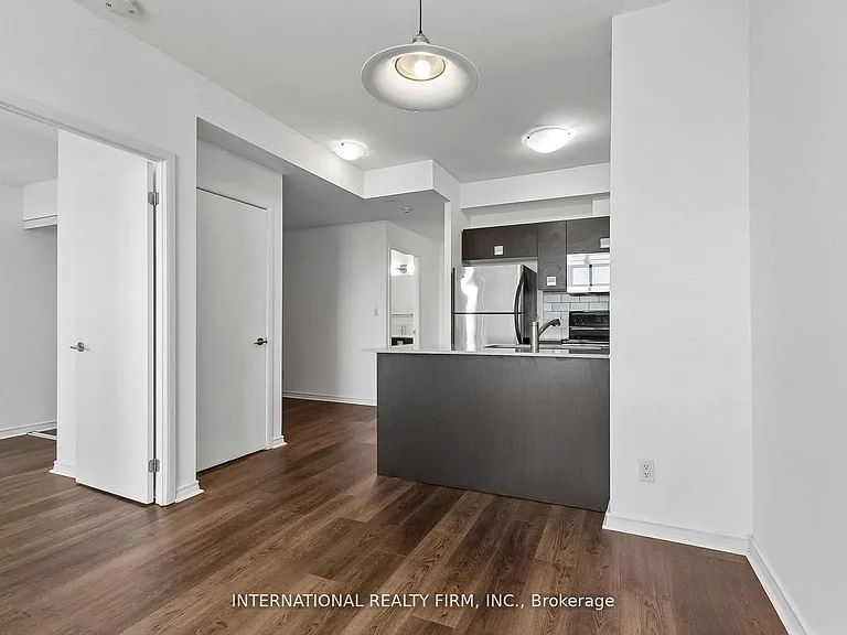 3391 Bloor St W #1011 — Photo 5