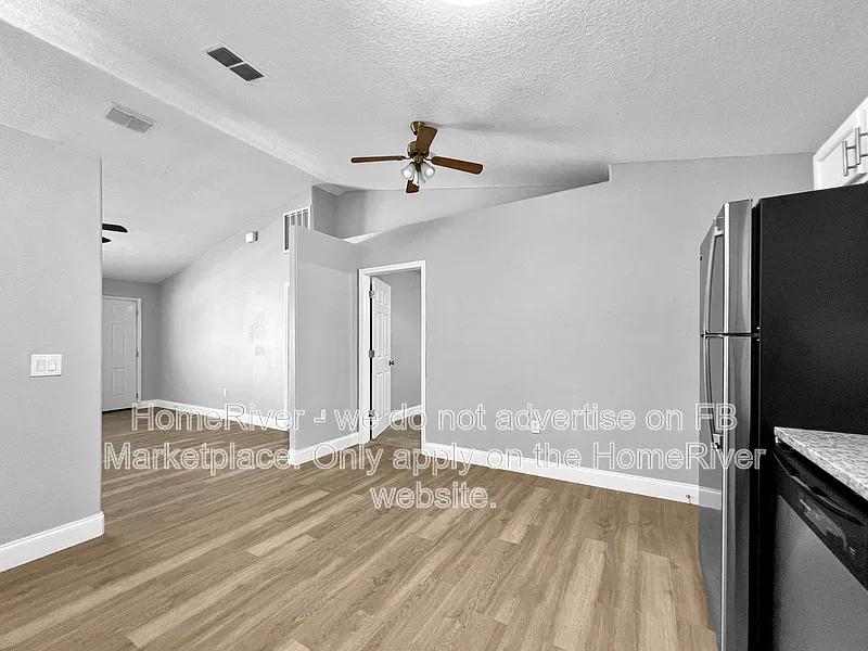 3 bed, 2.0 bath, 1244 sqft, $1,825 — Photo 4
