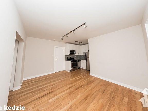 2nd image of 2420 N Kedzie Blvd #917