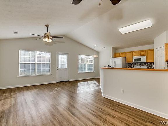 5th image of 6603 Helen Julia Ln
