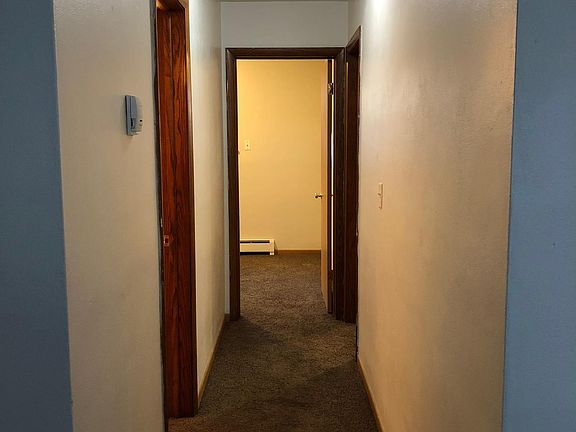 4th image of 1002 18 1/2 St S