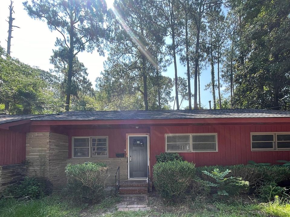 1st image of 214 Vista Cir