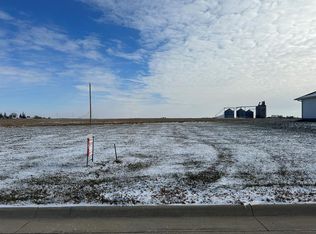 908 Sunrise Dr, Gowrie, IA 50543