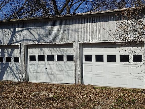 THREE BAY BOAT STORAGE!