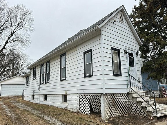 3rd image of 619 Ida St
