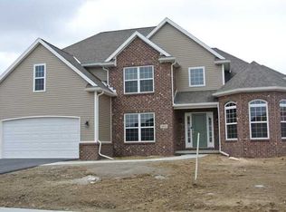 4932 Prestonwood Rd, Perrysburg, OH 43551