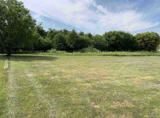 1504 4th St SW, Waverly, IA 50677