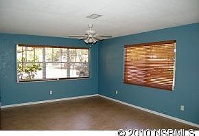 4th image of 707 Evergreen St