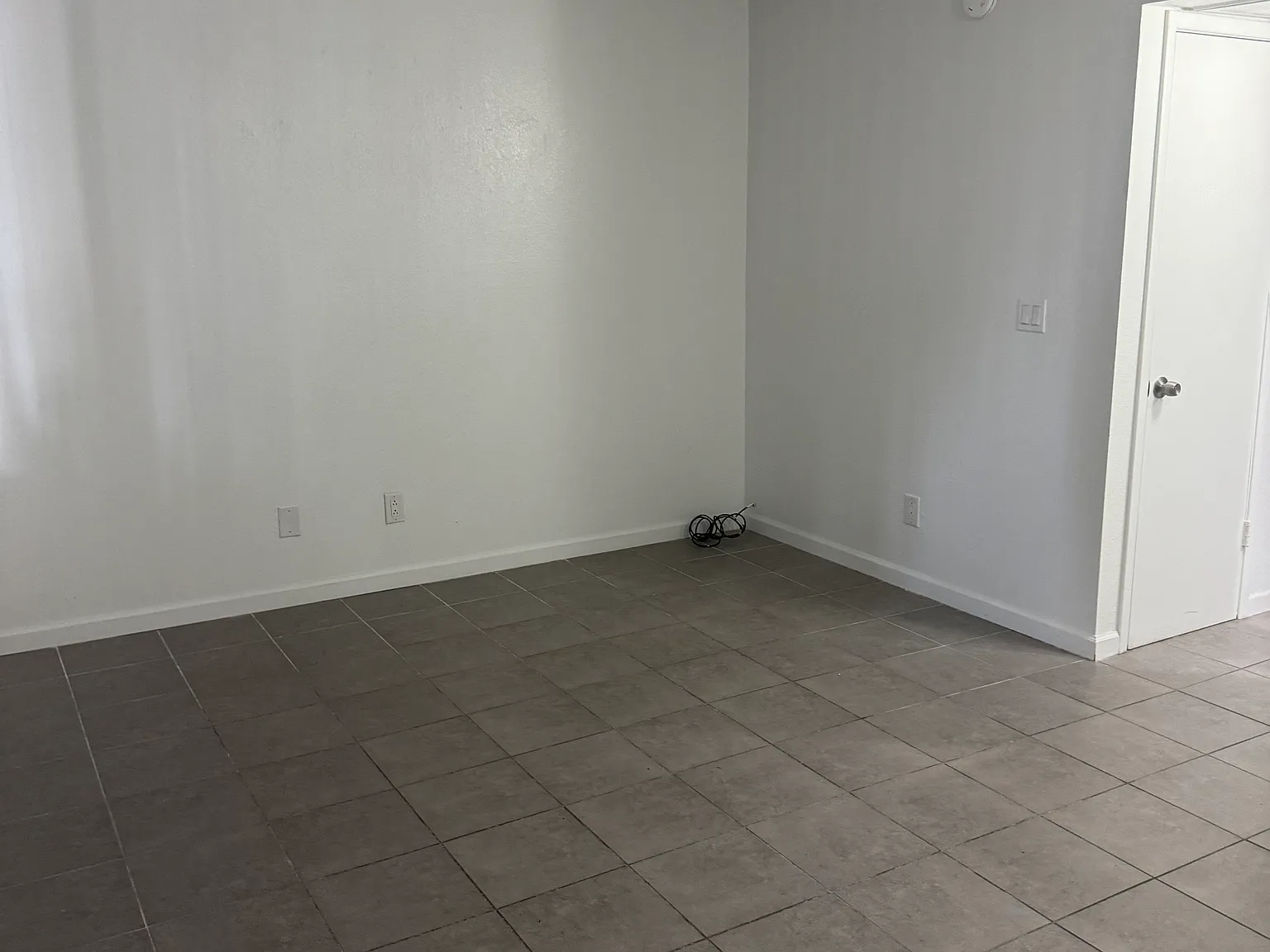 1 bed, 700 sqft, $1,000 — Photo 2