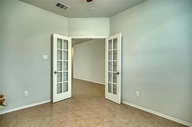 122 Martha Dr — Photo 4