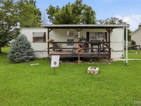 421 W Pacific St, Pacific, MO 63069