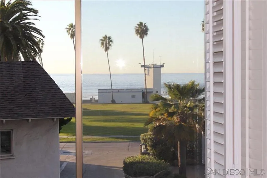 8263 Camino Del Oro — Photo 2
