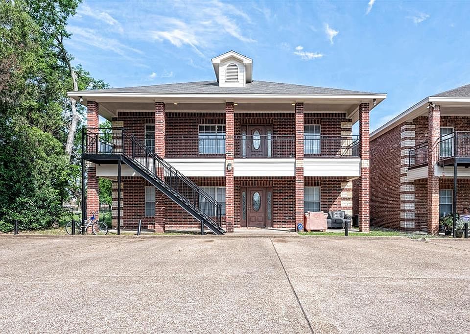 1st image of 1403 Wood Ave #A & B