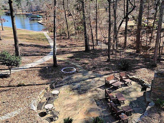 5th image of 1000 Sun Valley Ct
