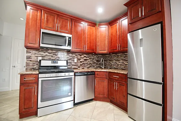 Rented by Hagstrom Management Inc | media 8