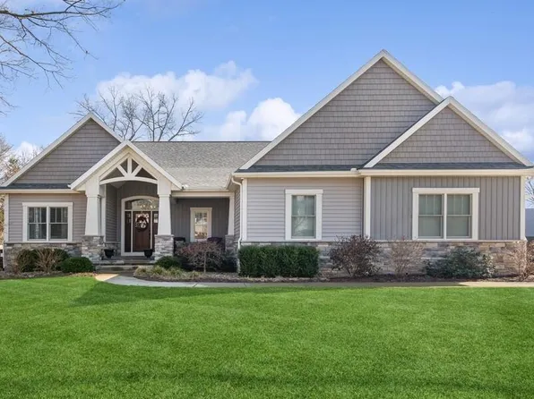 11832 Marquette Dr, New Buffalo, MI 49117