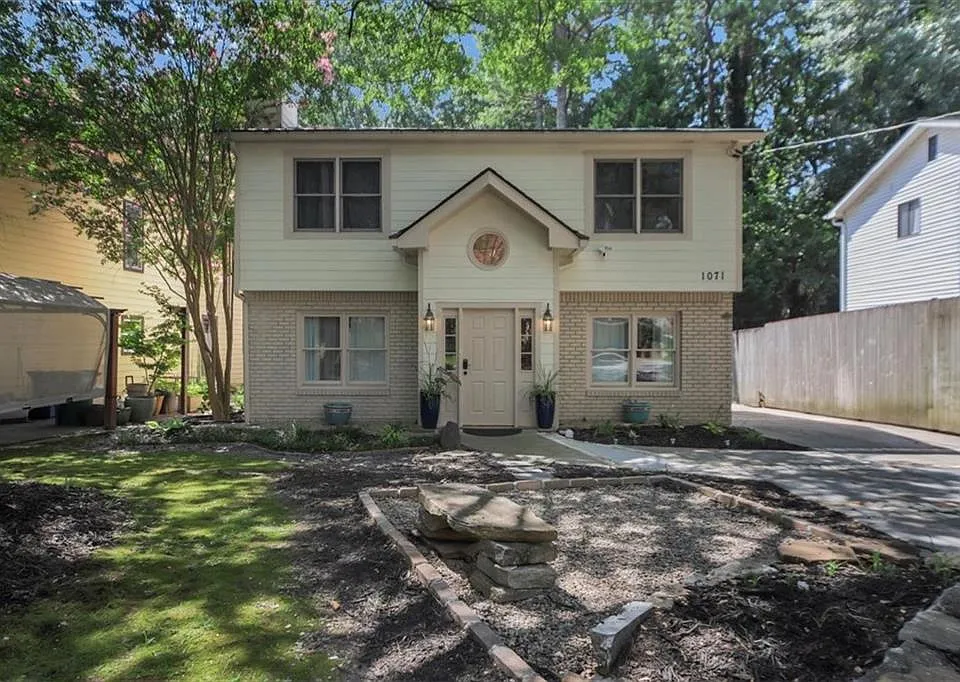 1071 Standard Dr NE