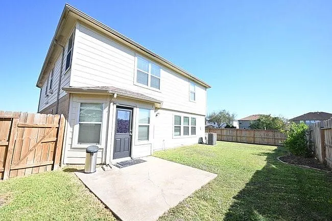 9403 Coatsworth Dr — Photo 5