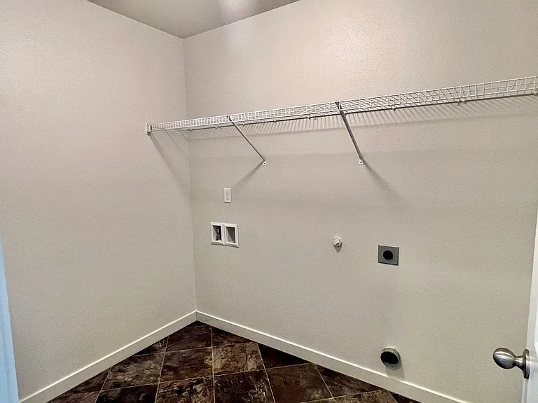 5724 NE 47th St — Photo 32