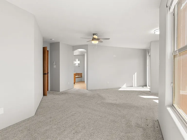 7127 Calle Alegria NE — Photo 24