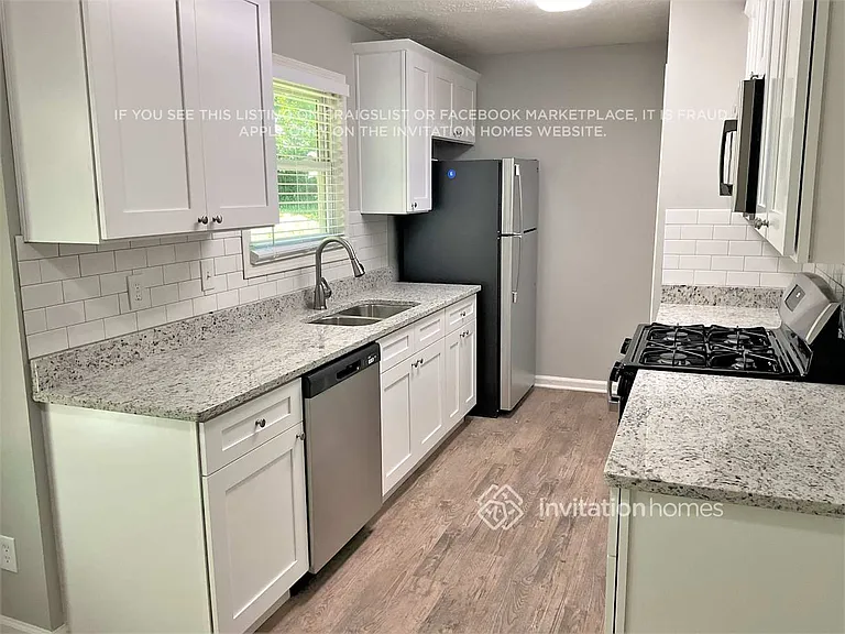 303 Park Sq — Photo 9