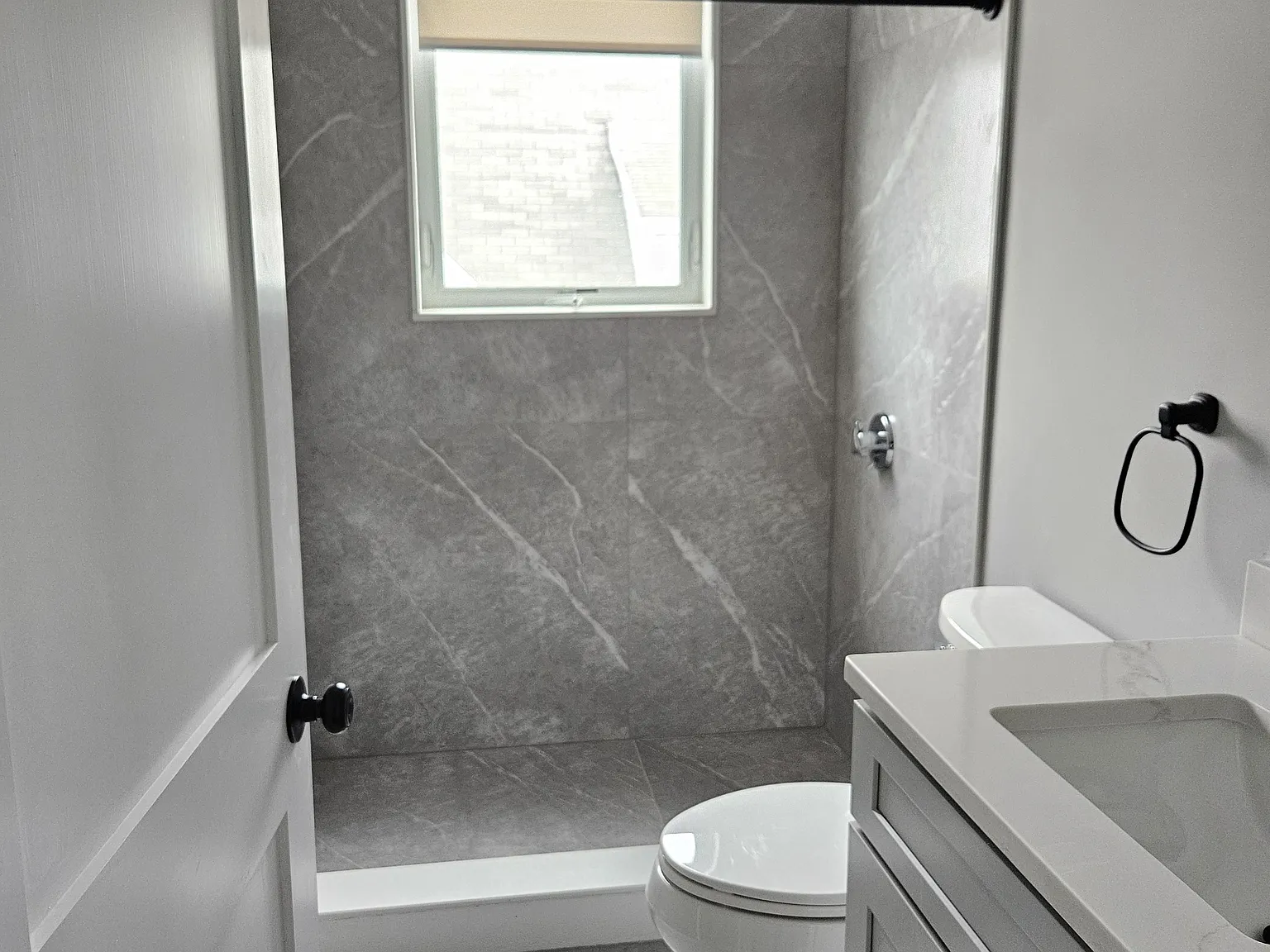 2 bed, 850 sqft, $2,500 — Photo 3