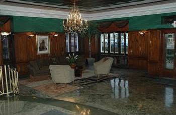 2nd image of 4440 Lindell Blvd APT 202