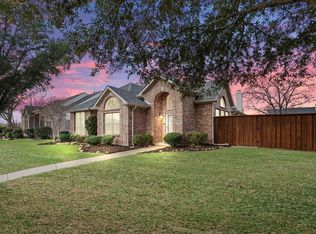 2105 Highwood St, Mesquite, TX 75181