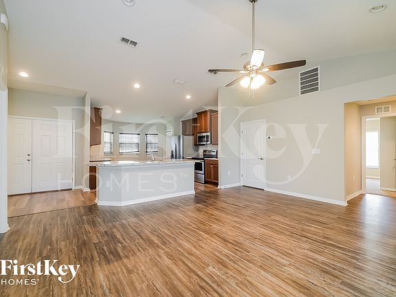 4th image of 109 Solis Dr