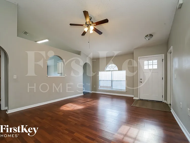 3413 Alec Dr — Photo 3