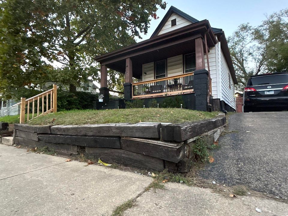 7th image of 2423 W Garden St