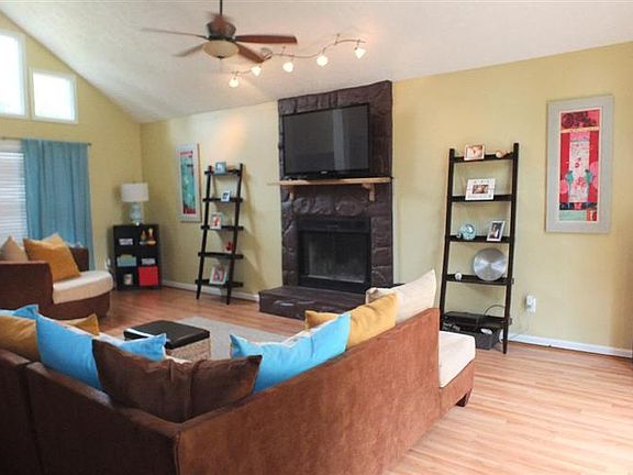 3rd image of 811 Jairus Dr