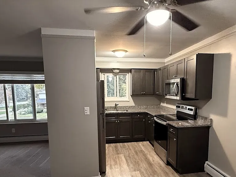 101 N Holcomb Rd — Photo 15