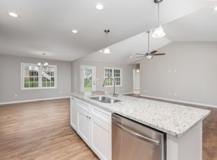 257 Jocelyn Ln, Waynesboro, VA 22980
