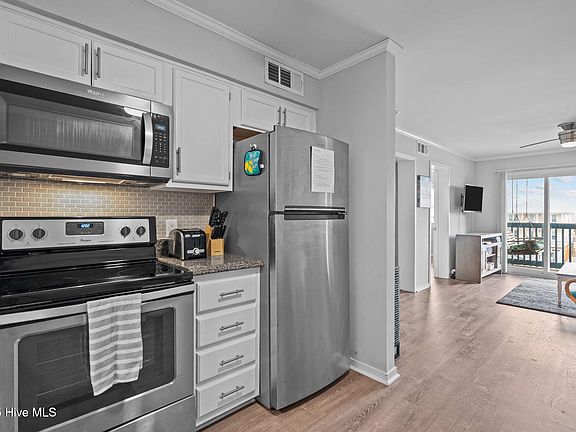5th image of 1404 Canal Drive #34
