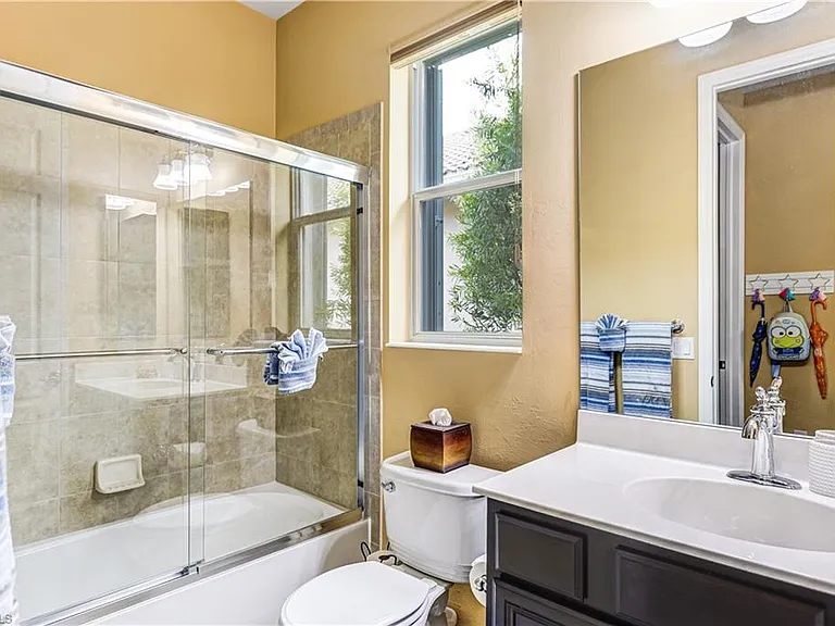 8650 Palermo Ct — Photo 17