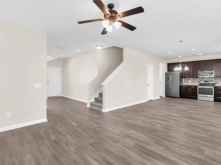 1104 Friartuck Trl — Photo 10