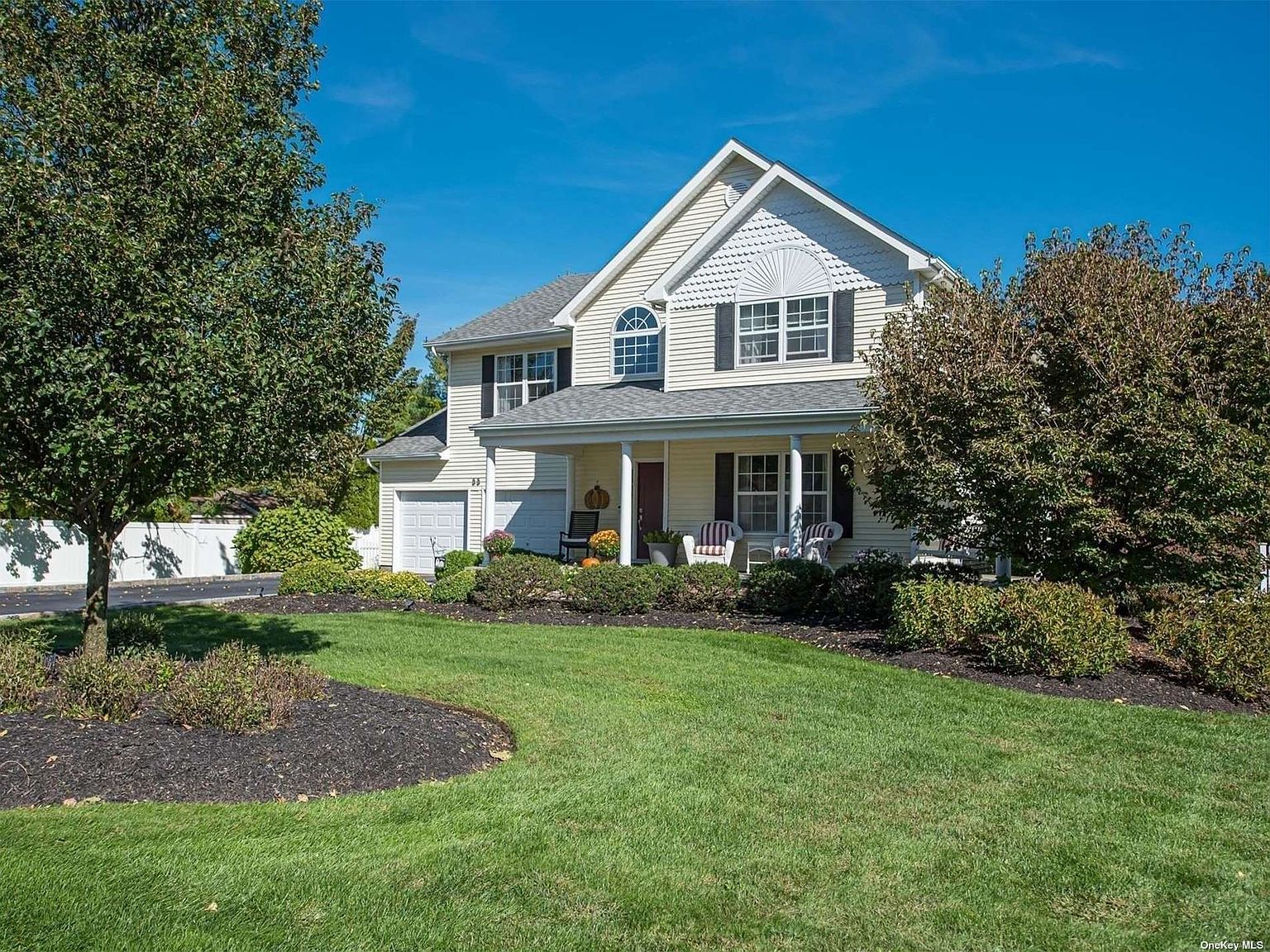 55 Oakdale Avenue, Farmingville, NY 11738 Zillow