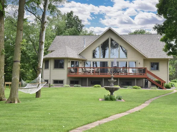 S35W38226 Dolmar Park ROAD, Dousman, WI 53118