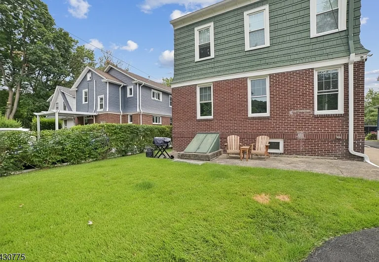 238 Park St #2 — Photo 15