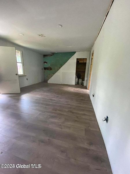 4th image of 1105 River Road