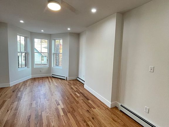 3rd image of 111 Johnston St Floor 2