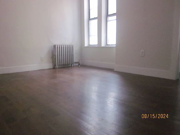 3rd image of 340 Roebling St APT 1D