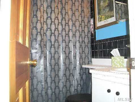 3rd image of 98 Woodcock Ln