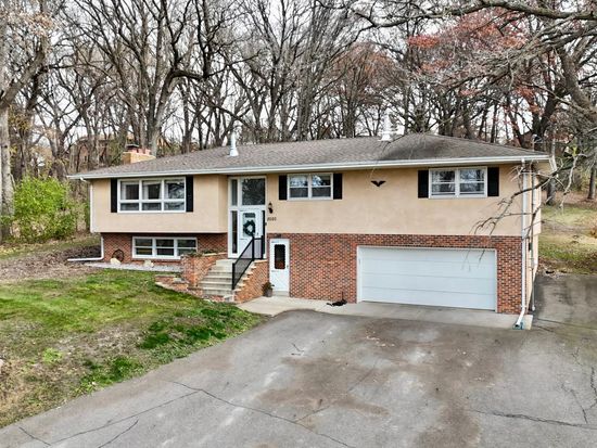 2020 N Benton Dr, Sauk Rapids, MN 56379