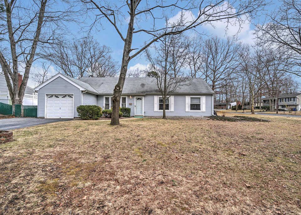 1st image of 960 Fairview Dr